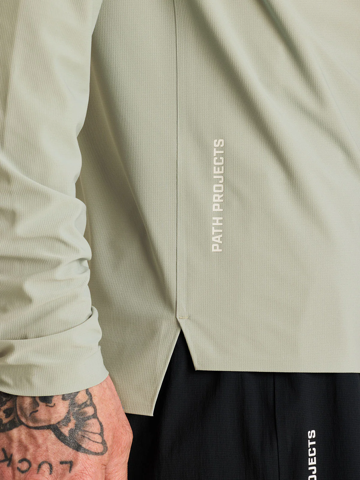 Wadi LS Hooded Tee 2.0 - Image 6